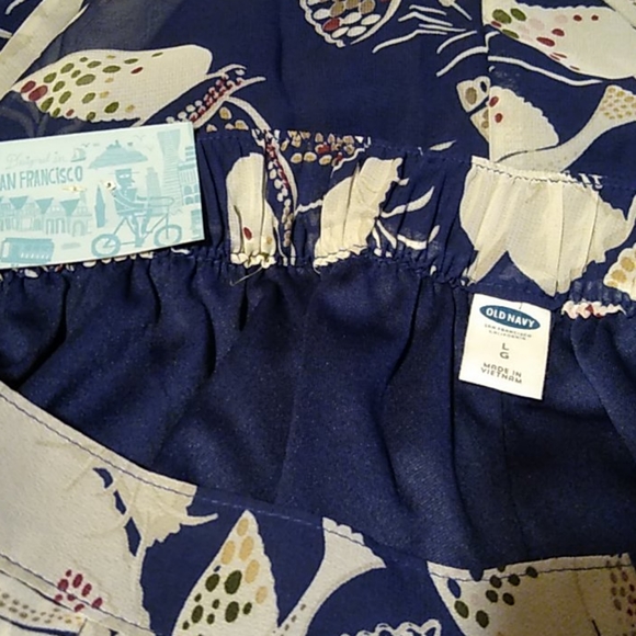 Old Navy skirt size large, flower print design NWT - Picture 3 of 4
